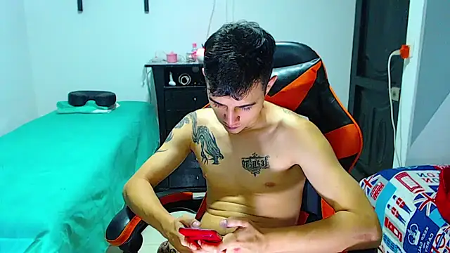 Czat XXX na żywo – ADAM_HOT