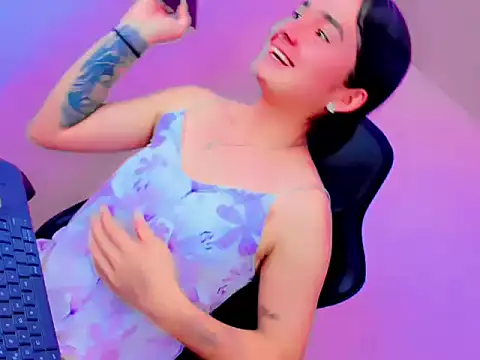 Chat +18 de sofi-nyx ao vivo