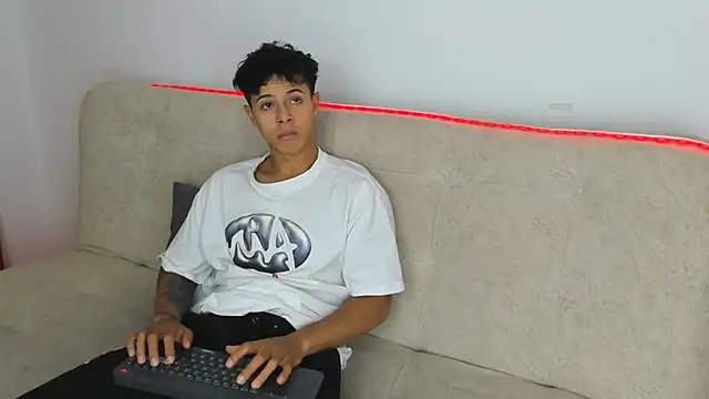 Chatroom XXX en direct de _Alex_Colton