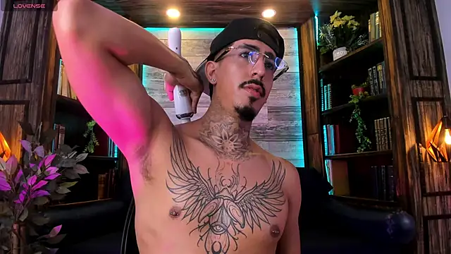 Donovan_Desmond Webcam Show
