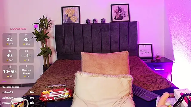 Show de Mia_Collins_21 na webcam