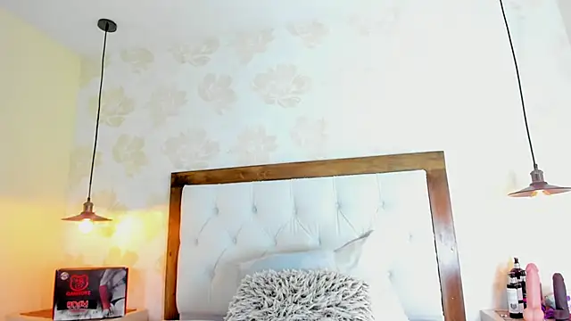 IRISCLARK1 Adlı Modelin Canlı XXX Sohbeti