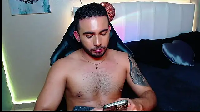 adamhairy live XXX chat