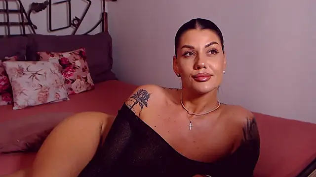 YvonneEverlee's Live XXX Chat