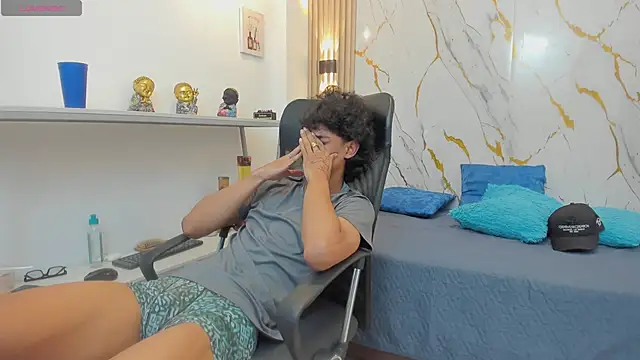 Zayn_Fox32's Live XXX Chat