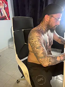Show modela VenomHeat_thiago na web-kameri