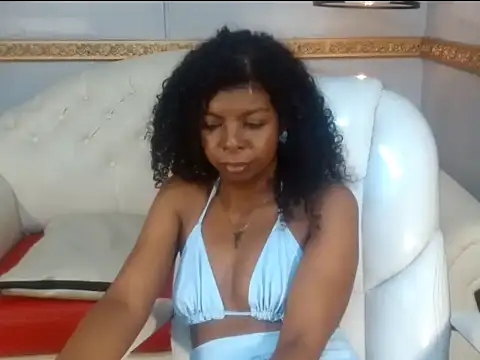 XtinaRave Live XXX Chat
