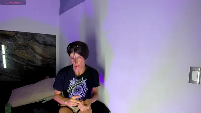 Aria_skye's Webcam Show
