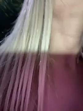 AlyssaFoxx_ Adlı Modelin Canlı XXX Sohbeti
