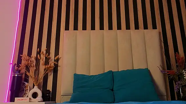 LeoTease Adlı Modelin Canlı XXX Sohbeti