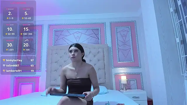 hot_luna_x Adlı Modelin Canlı XXX Sohbeti