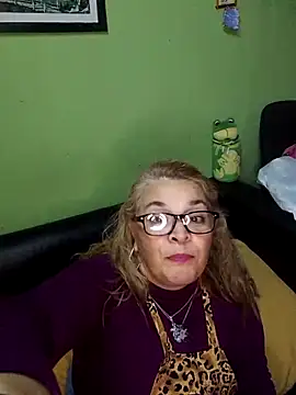 momismilf544 live XXX chat