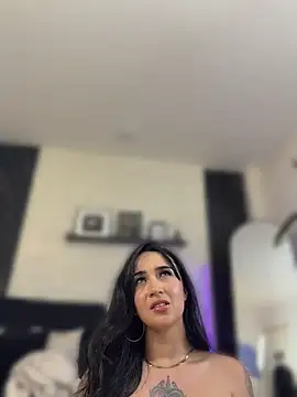 EmmyEvans1 Adlı Modelin Canlı XXX Sohbeti