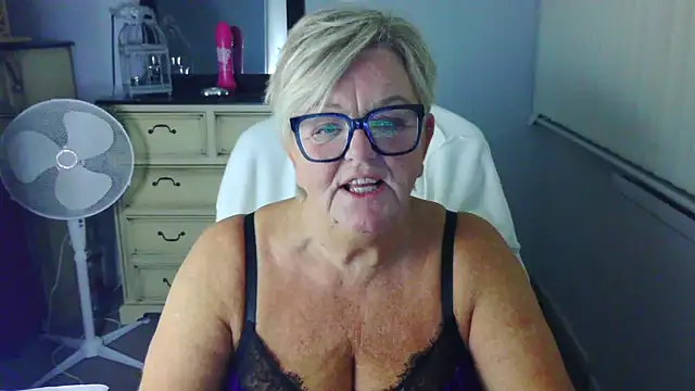 XXX chat uživo modela BridgetBlueEyes