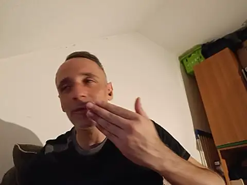 Gioo1990 live XXX chat