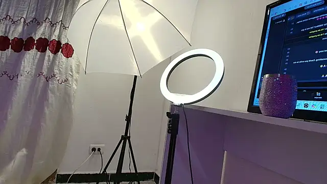 Nikki__uwu's Live XXX Chat