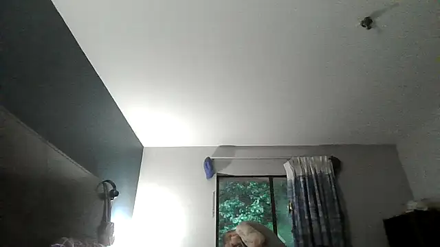 Lovemcurvy69's Webcam Show