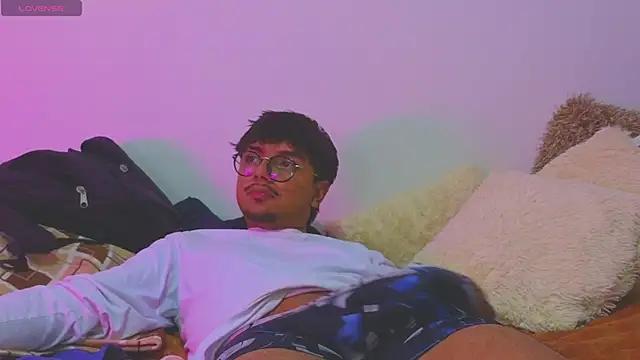 Chat XXX ao vivo de simonsaid33