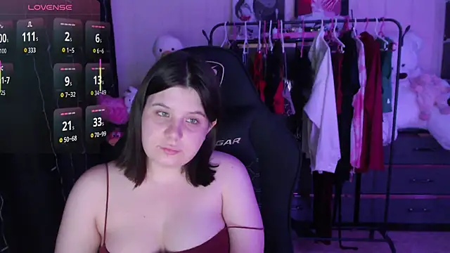 AmyVibess: онлайн-секс-чат