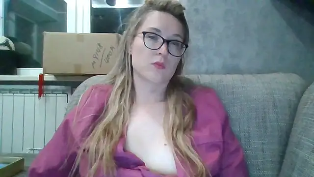 Jugira Live XXX-chat