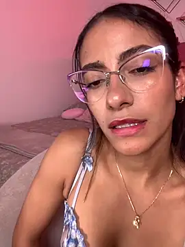 Chat +18 de elegant__rouse ao vivo