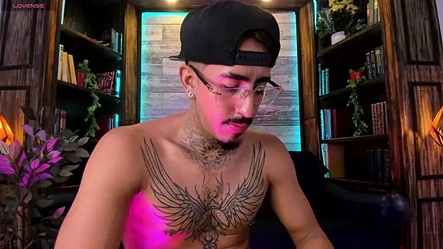 Donovan_Desmond Webcam Show