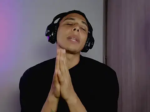 nilo2021's Webcam Show