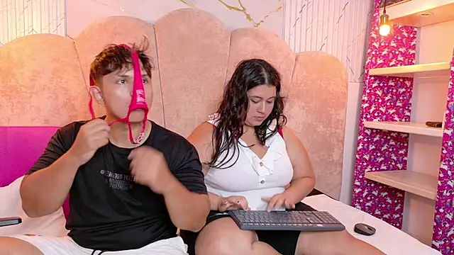 ParejaCurvy20 Webcamshow