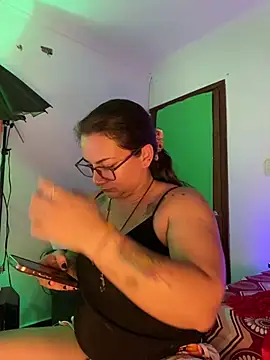 Chatroom XXX en direct de Amarantha_666