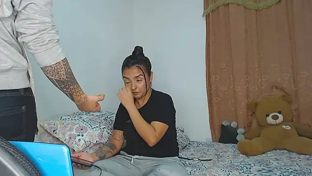 Chat +18 de kathy_luisa ao vivo
