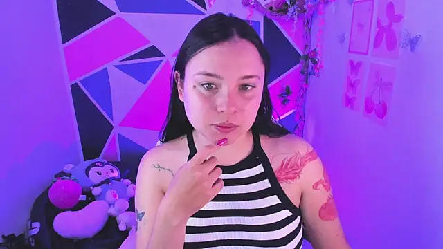 little_emma0 লাইভ XXX চ্যাট