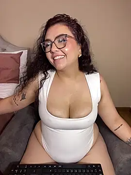 Chatroom XXX en direct de AlmaraRouge