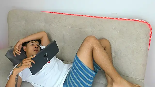 Živý XXX chat _Alex_Colton