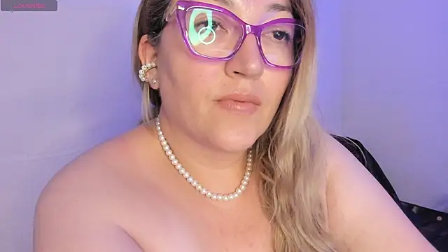 Chat +18 de Naty_Mature_ ao vivo
