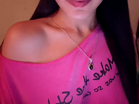 צ'אט XXX בשידור חי של MidnightFlame