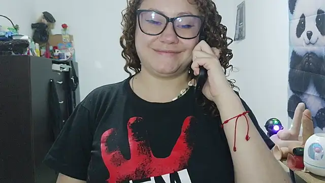 Chat XXX en directo de curly_greeneyed