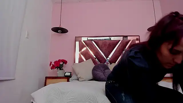 Juliette_Leroyy's Live XXX Chat
