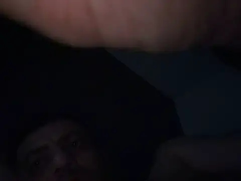 Chat XXX ao vivo de WretchedDragon35