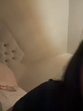 Yasmine-blue Chat XXX in diretta