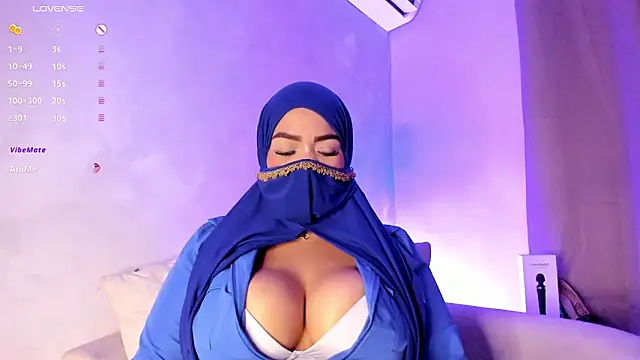 thaira_aly Pertunjukan Webcam