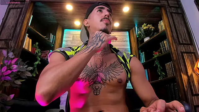 Donovan_Desmond Live XXX-chat