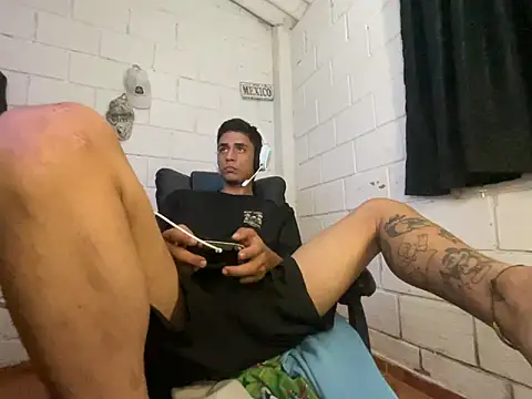 Max_TheHorseDick Live XXX-chat