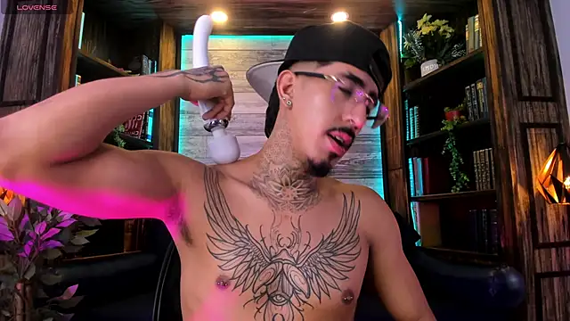 Donovan_Desmond Webcam Show