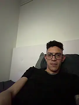 Chat +18 de Ian____ ao vivo