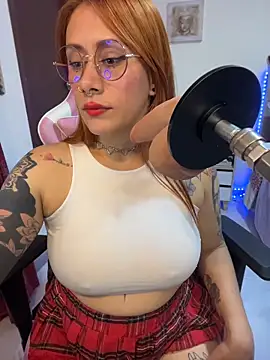 Luna_Paris_ Live XXX-Chat