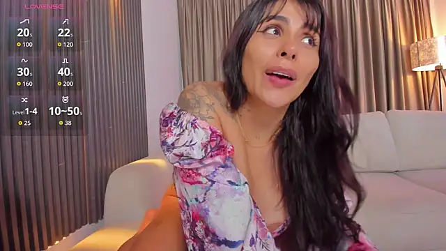 Show modela Sarah_Stone_ na web-kameri