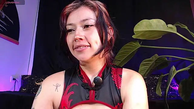 Ellyuwuw's Live XXX Chat