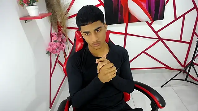 Show modela oliver-parker na web-kameri
