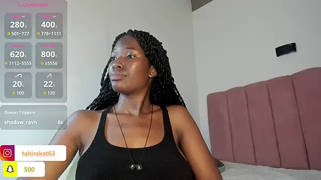 Tahira_21_'s Live Chat Room