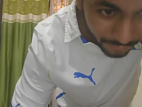 Stubborndesiboy 即時 XXX 聊天